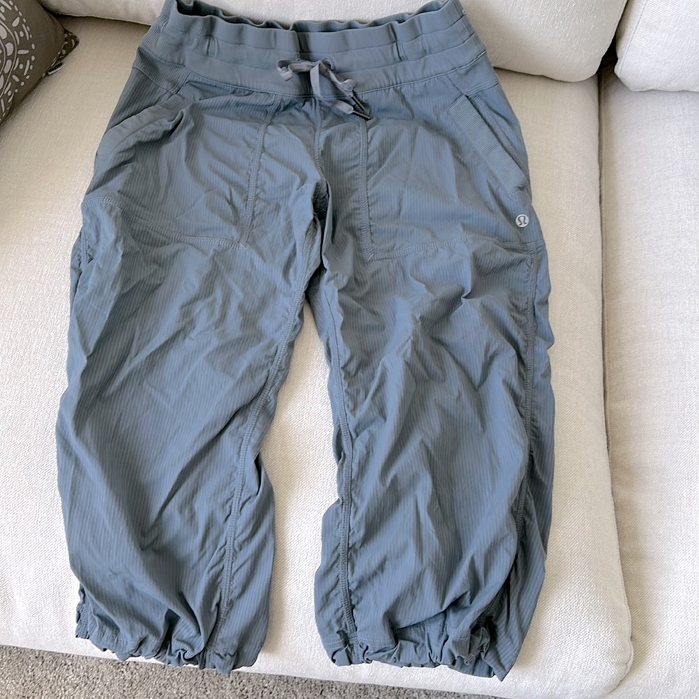 Lululemon studio crop in grey